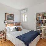 Iflat Penthouse Overlooking